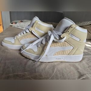 NEW Puma Women High-Top Sneakers - White and Cream